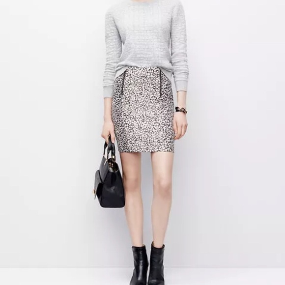 Ann Taylor Animal Print Pencil Skirt Zipper Accent Leopard Black Gray Size 10 - Picture 14 of 15